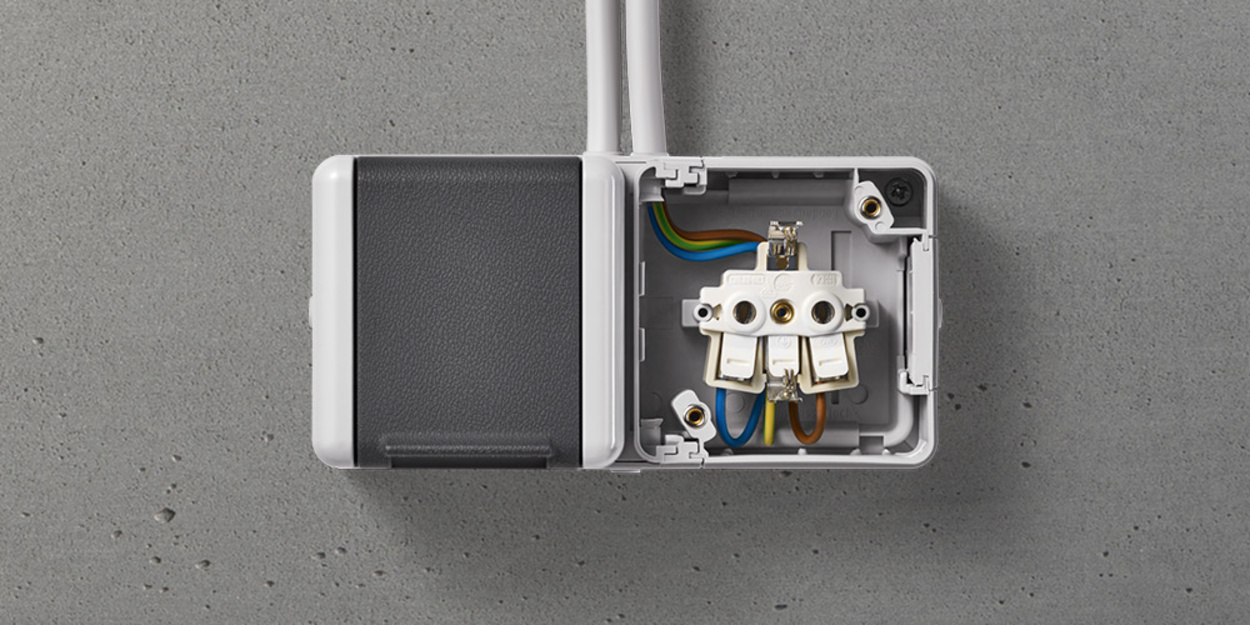 Doppelsteckdose mit Trennsteg bei Stefan Brandl Elektrotechnik in Hessisch Lichtenau